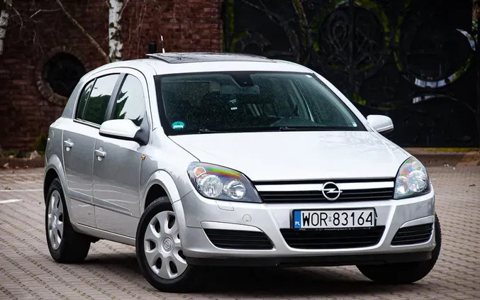 mazowieckie Opel Astra cena 12600 przebieg: 260000, rok produkcji 2005 z Złocieniec